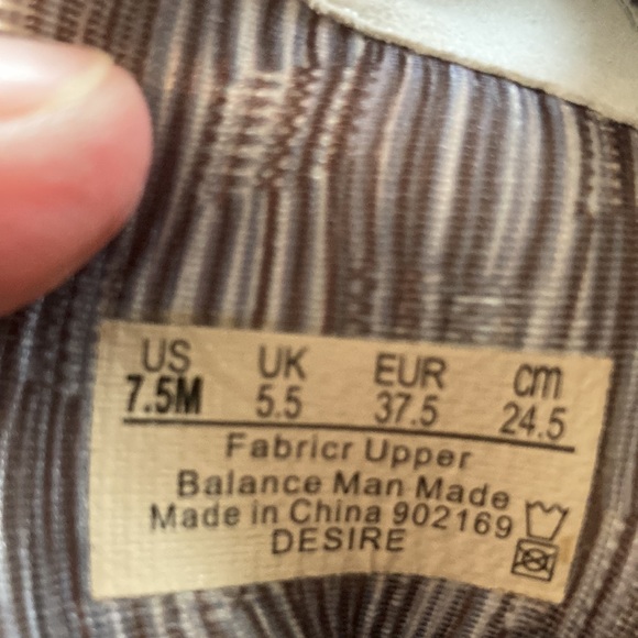 Bzees Wedge Shoes - Picture 8 of 8